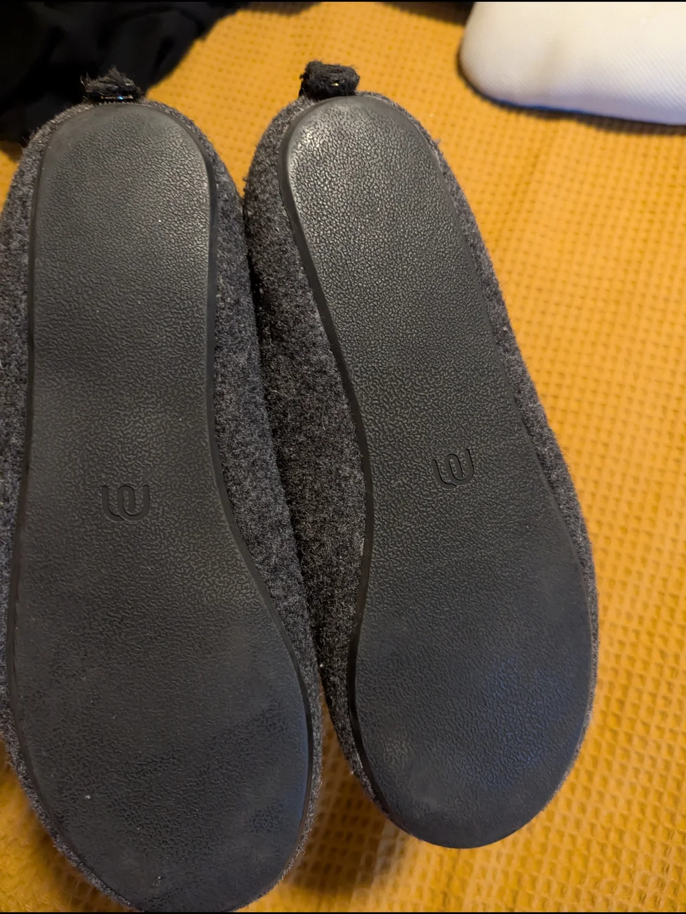 mahabis Classic Men's Dark Gray Wool Slip-On Slippers, 43